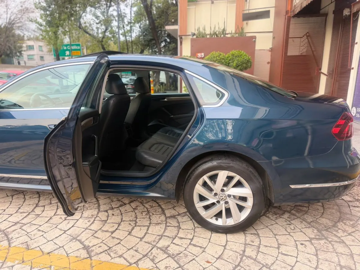 VOLKSWAGEN PASSAT HIGHLINE 2018