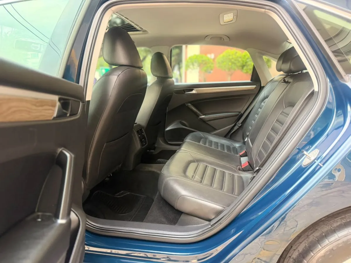 VOLKSWAGEN PASSAT HIGHLINE 2018