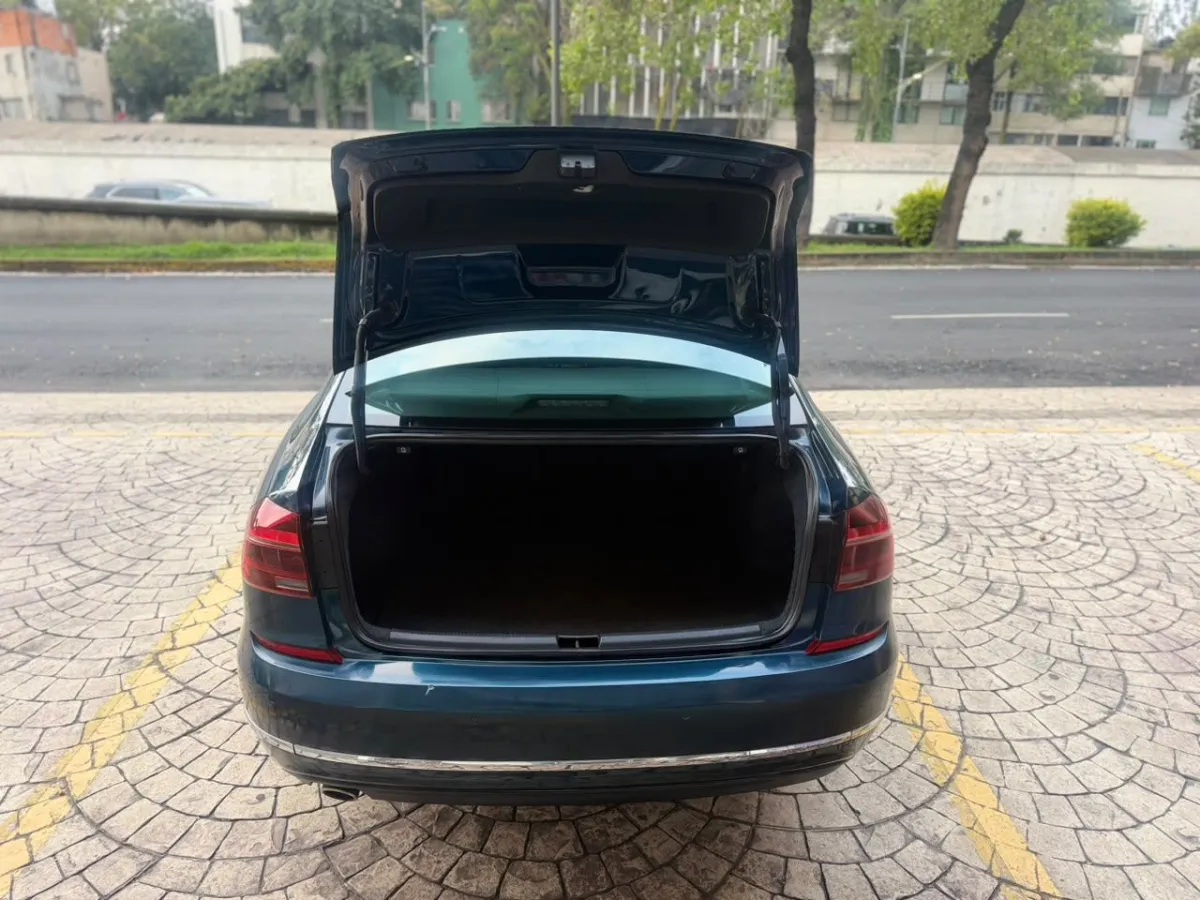 VOLKSWAGEN PASSAT HIGHLINE 2018