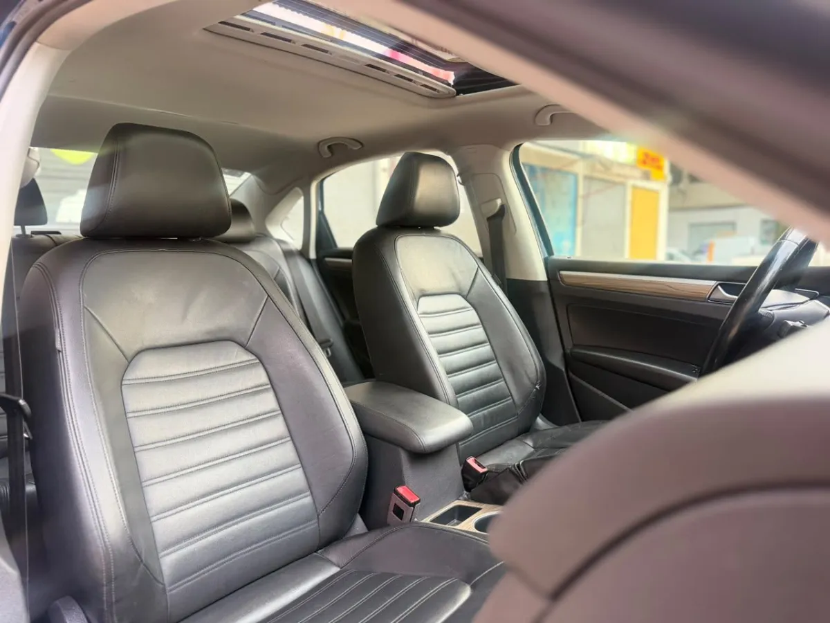 VOLKSWAGEN PASSAT HIGHLINE 2018