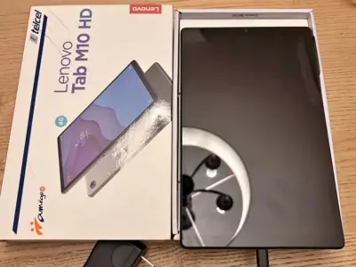 Lenovo Tab Plus (con Funda)