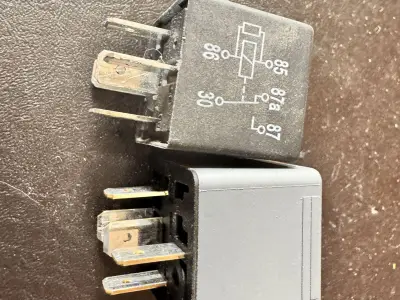 Kit de 2 Relés Automotrices 12V 5 Pines - Bosch + Genérico (Nuevos)